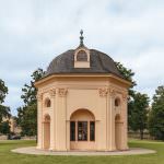 Schallhaus im Schlossgarten der Heidecksburg Rudolstadt – barockes Pavillon in Thüringen, achteckiger Bau mit Kuppeldach.